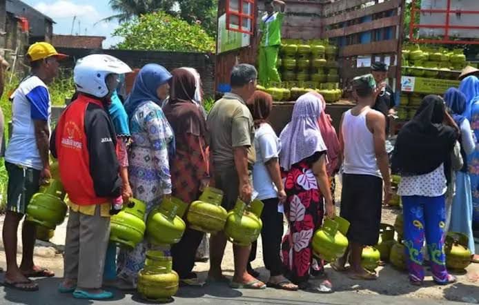 Presiden Prabowo Perintahkan Pemerintah untuk Kaji Ulang Kebijakan Gas Elpiji.